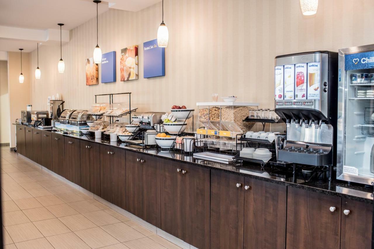 Comfort Inn & Suites Fox Creek Ngoại thất bức ảnh